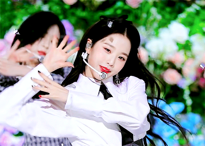 [잡담] 장원영 베레모랑 머리띠 둘 중 하나 골라본다면 | 인스티즈