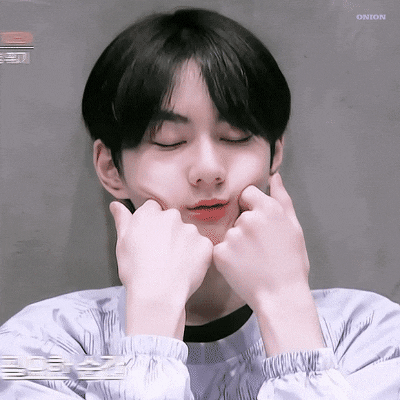 [잡담] 세상에... 주먹이 큰 거야 얼굴이 작은 거야... | 인스티즈