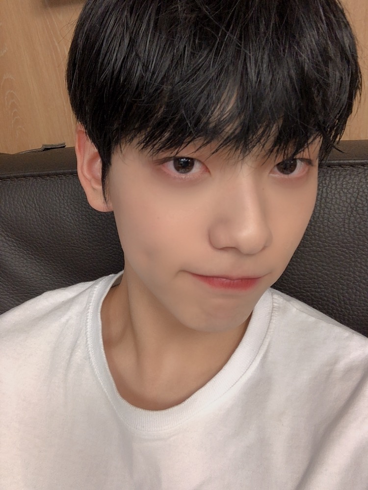 [잡담] 투바투 수빈 방금 뜬 셀카 미쳤다 - 인스티즈(instiz) 연예 카테고리