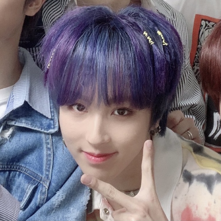 [잡담] 우리 베이시스트는,,섹시와는 거리가 멀어보입니다 | 인스티즈