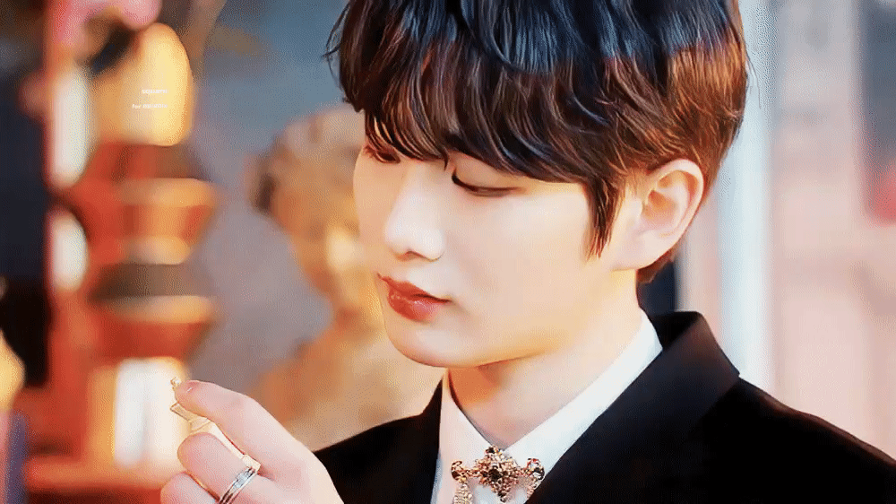 [잡담] 내가 폰에 갖고 있는 남자 연예인 사진 보고 친구들이 소나무래 그 정도야? | 인스티즈