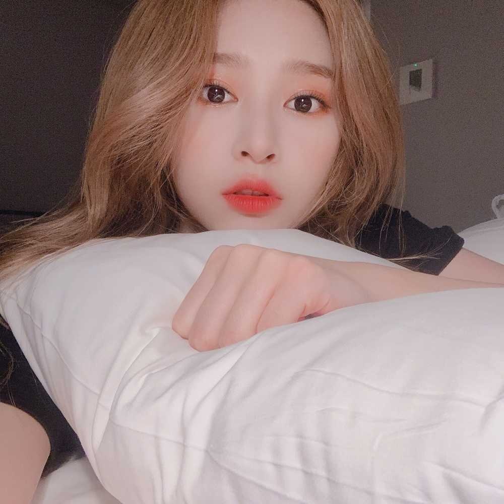 [잡담] 김민주 개인인스타 언제 만들까.... | 인스티즈