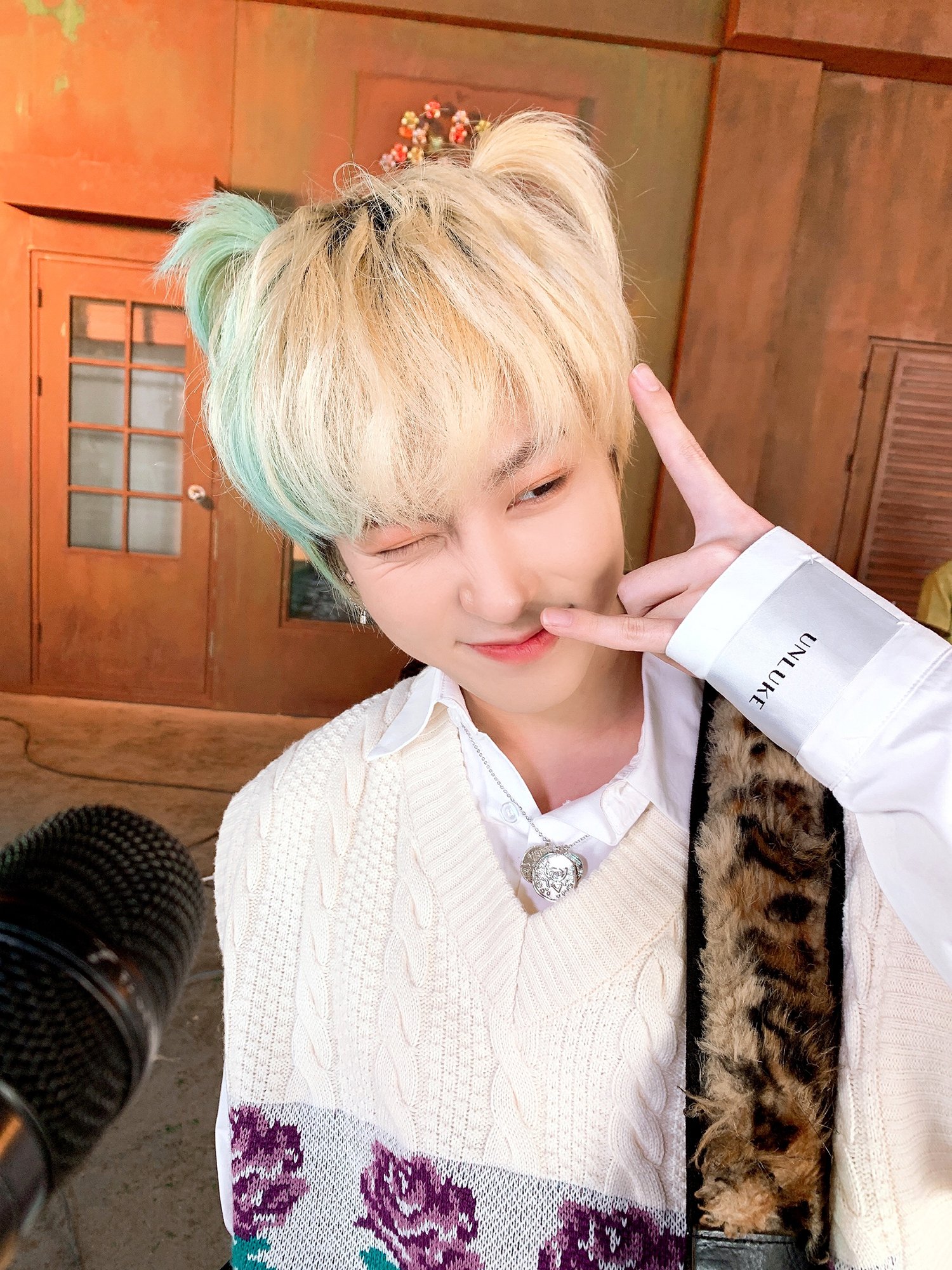 [잡담] 우리 베이시스트는,,섹시와는 거리가 멀어보입니다 | 인스티즈