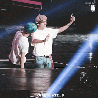 [잡담] 방탄 뷔 울때 지민이가 달래주는거 너모 | 인스티즈