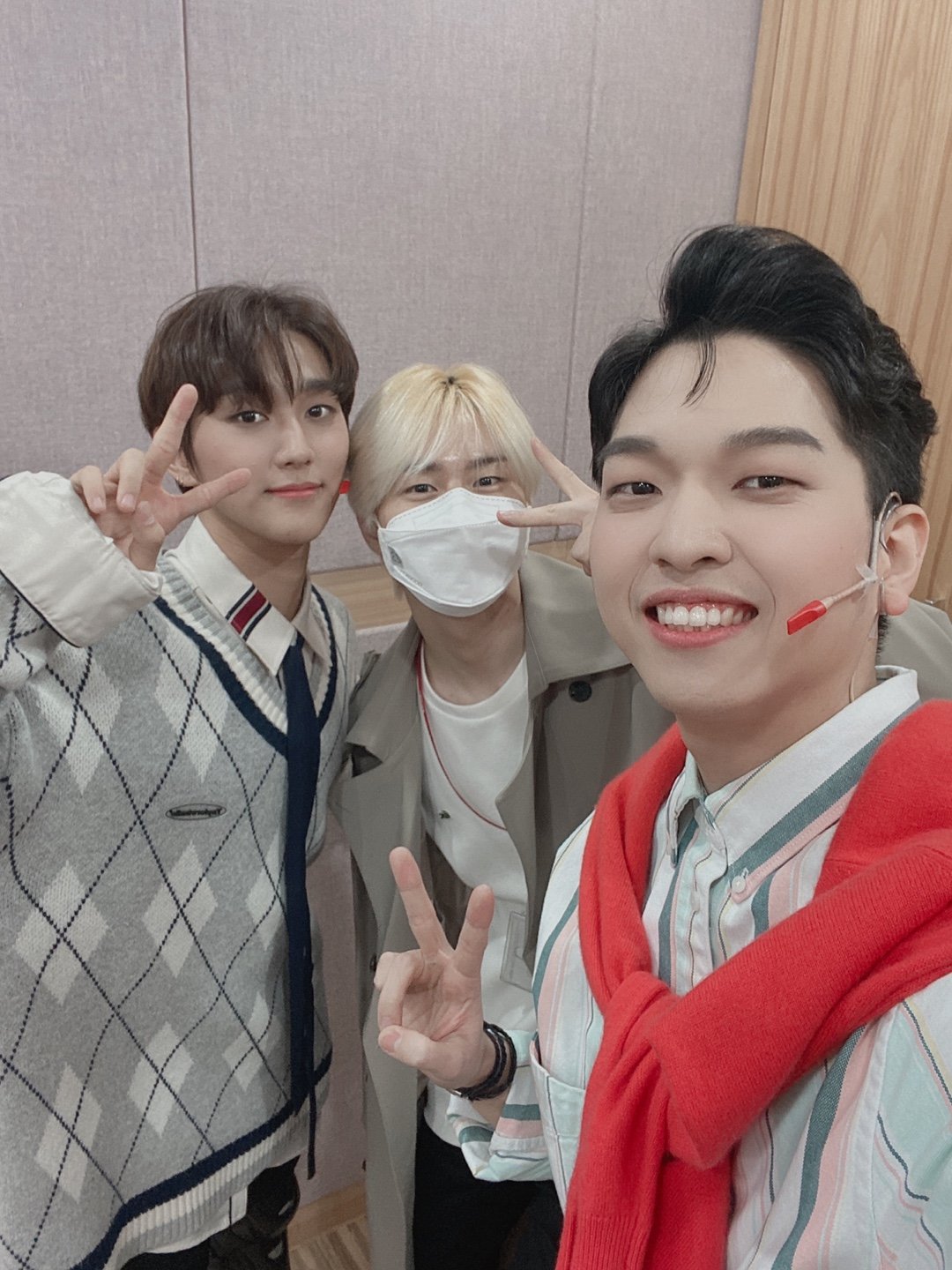 [잡담] 깨뉴들아 진짜 눈물나는 사람 나뿐이야..? | 인스티즈