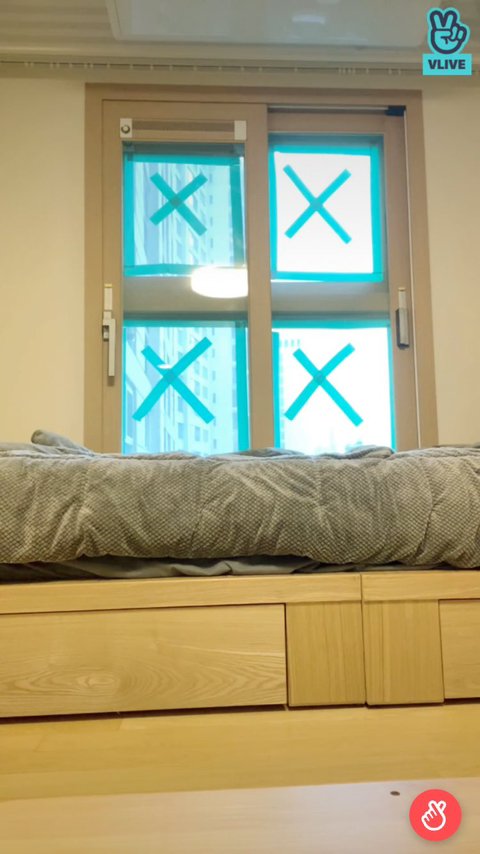 [잡담] 태풍 오는데 세븐틴 숙소엔 이번에도 테이프 붙였을까ㅋㅋㅋㅋㅋㅋㅋ | 인스티즈