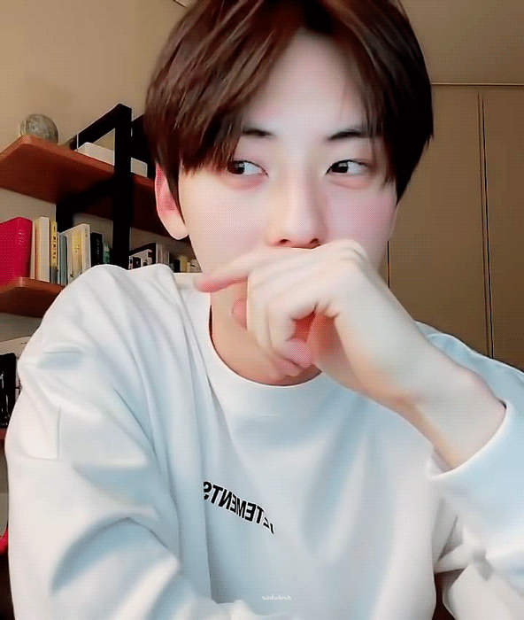 9일(월), 뉴이스트 민현's HAPPY BIRTHDAY 🦊💖 | 인스티즈