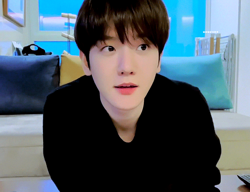 [잡담] 진짜 백현이씨 브이앱 다 사랑하는데 밤비날 브이앱 외모 레전드인듯 | 인스티즈