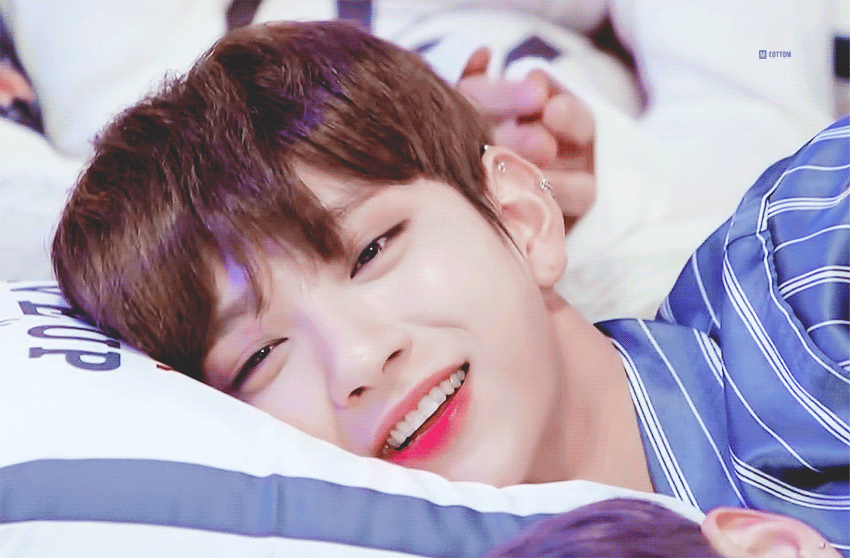 [잡담] 손 진짜진짜 큰 세븐틴 조슈아 | 인스티즈