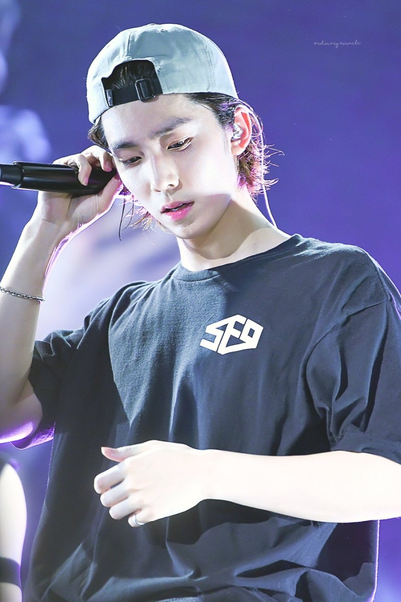 [잡담] 그럼 나도 레전드 아기말랑복숭아분내나는 장발 휘영 사진 올리고 감 | 인스티즈