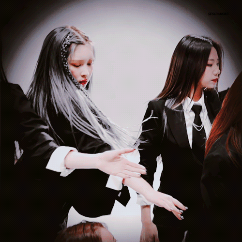 [잡담] 설아는 여심을 흔드는 뭔가가 있는 거 같아.... | 인스티즈