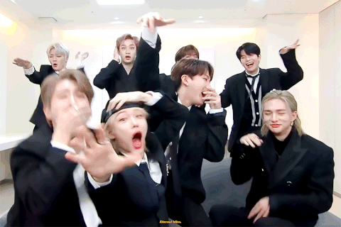 [잡담] 스키즈 무음으로 해놔도 겁나 시끄럽다는 말을 봤는데 | 인스티즈