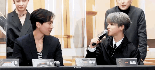 [잡담] 손 잡으려 하는거 여기도 있는데 | 인스티즈