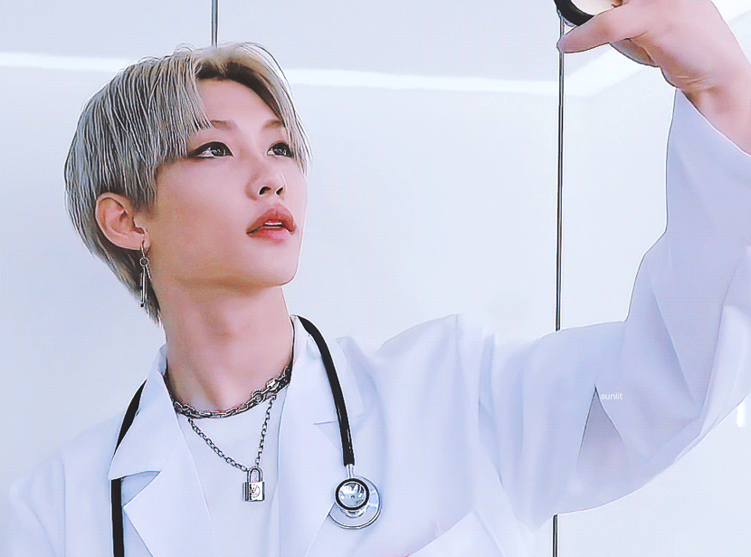 [잡담] 근데 필릭스는 얼굴이 진짜 많은(?)것 같음 | 인스티즈