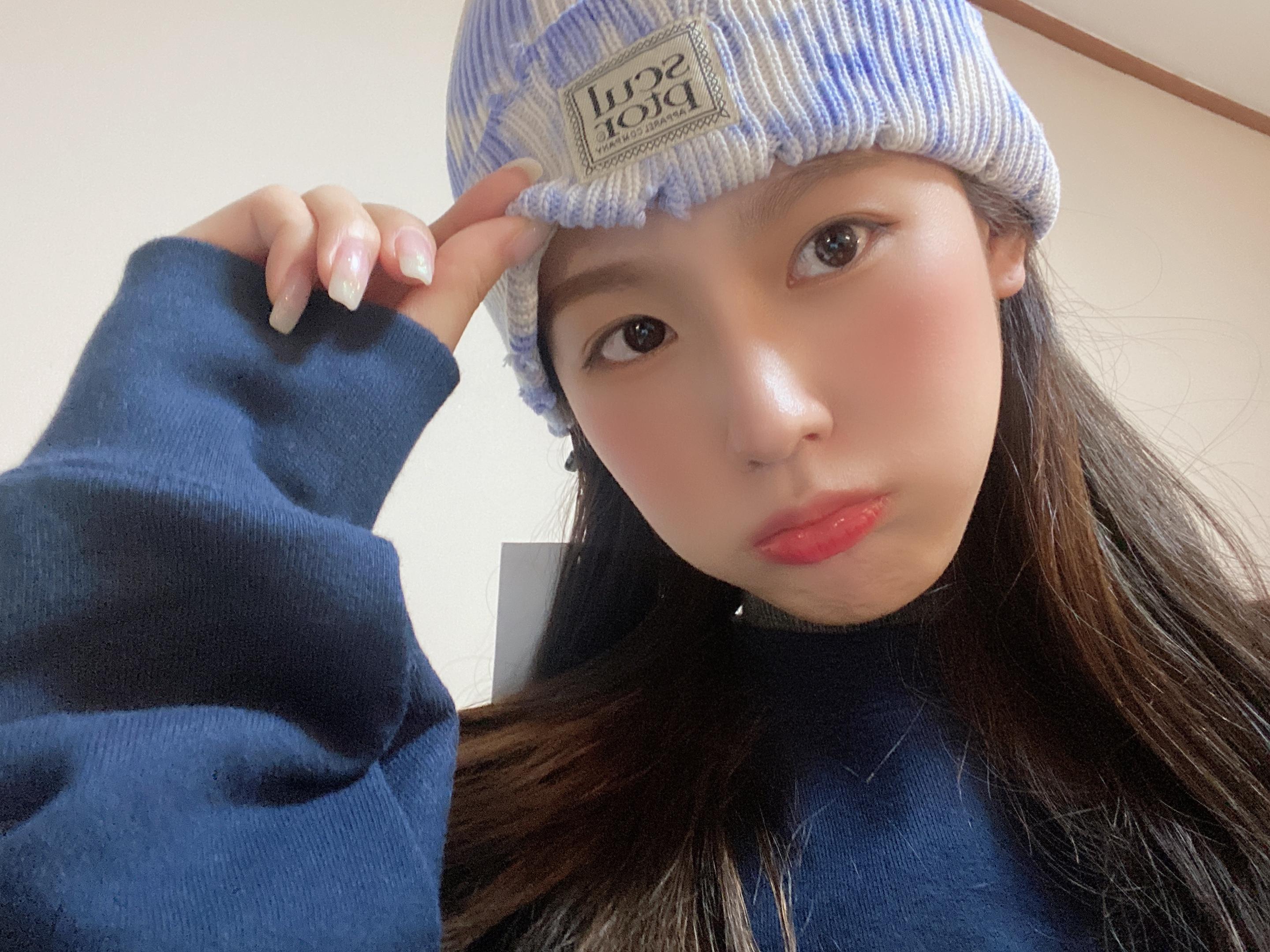 [잡담] 팬들이 비니써달라니까 쓰고 사진보내주는 조미연 | 인스티즈