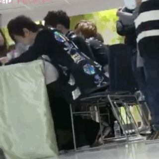 [잡담] 백현이 오늘 팬싸 후기들 보는데 갑자기 데뷔초때 팬싸가 생각나고... | 인스티즈