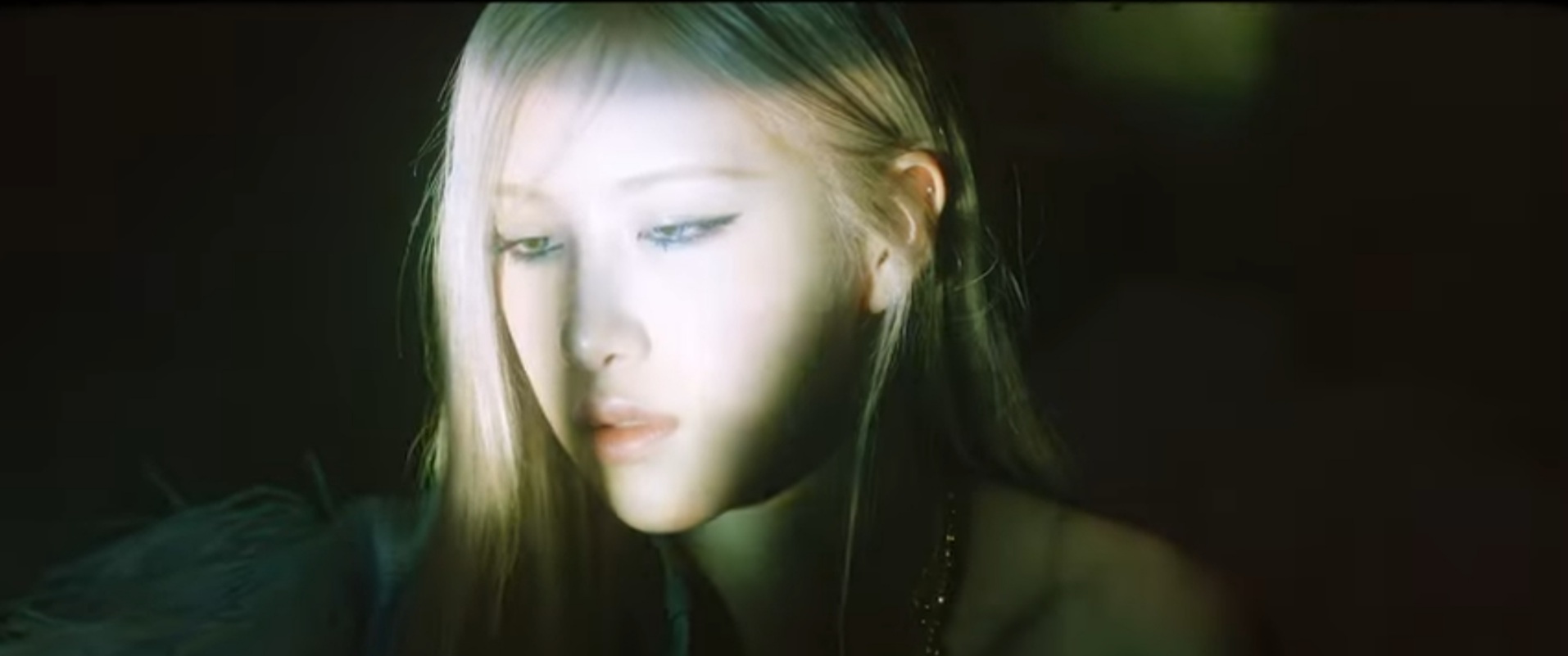 [잡담] 로제 곤 뮤비에서 화장 과한데 진짜 안 과해보임😲 | 인스티즈