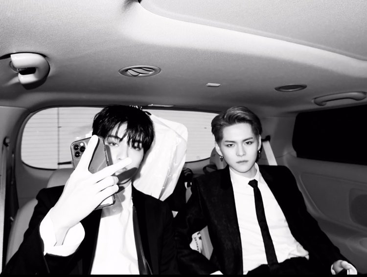 [잡담] 생일축하 사진이 이래도 되나,,,(트레저) | 인스티즈