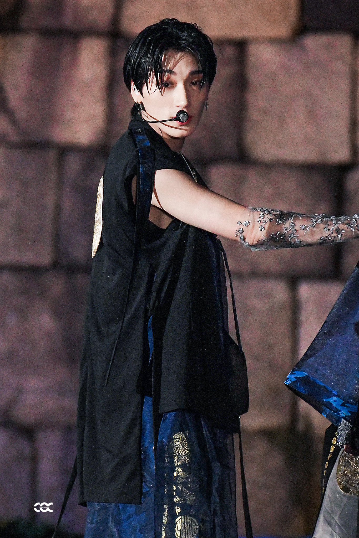 [잡담] 내돌 수원화성에서 한복 입고 공연한날 봐줘 그냥 예술이야 | 인스티즈