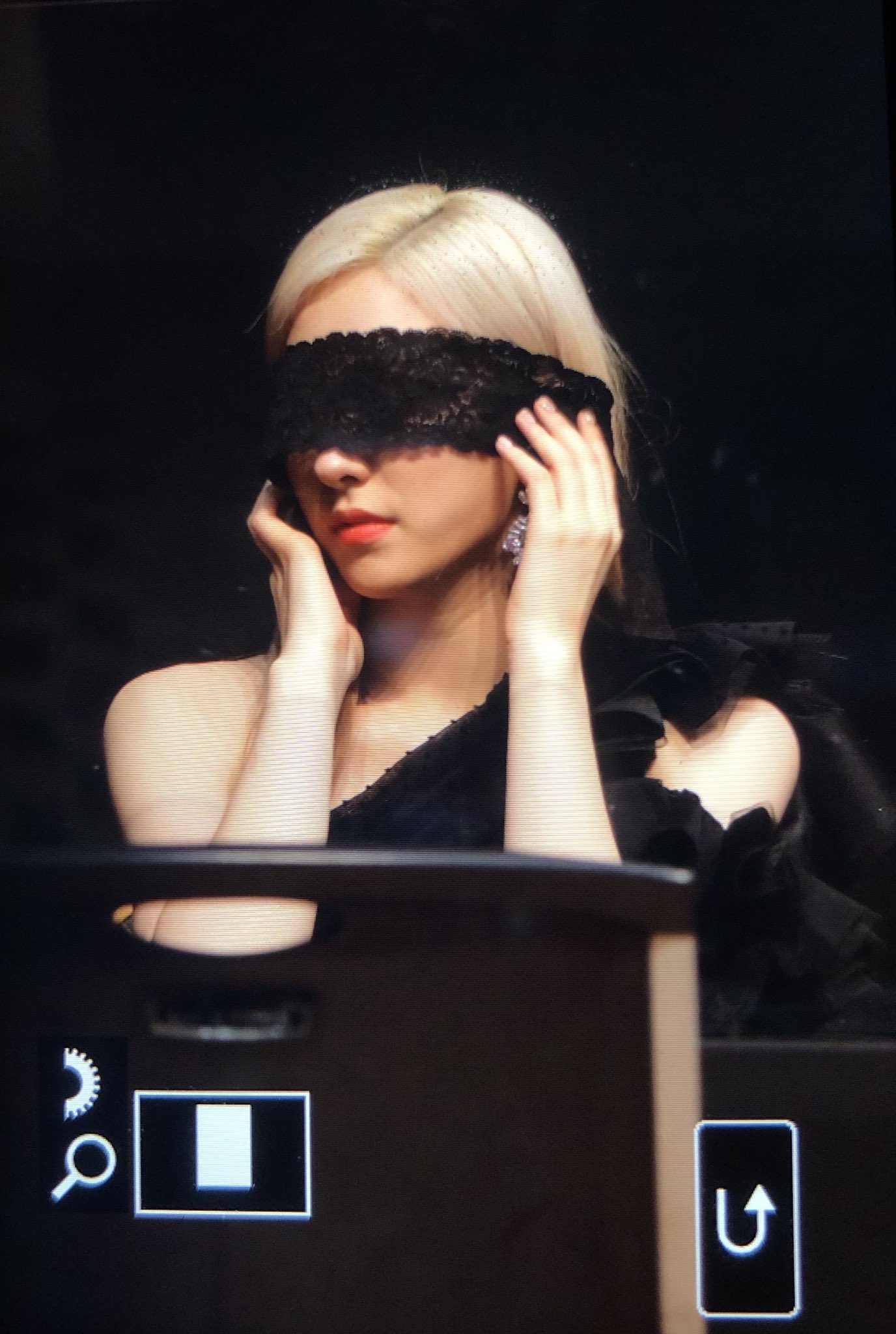 [잡담] 팬싸에 이런 안대 가져가주신 분 복 많이 받으세요 | 인스티즈