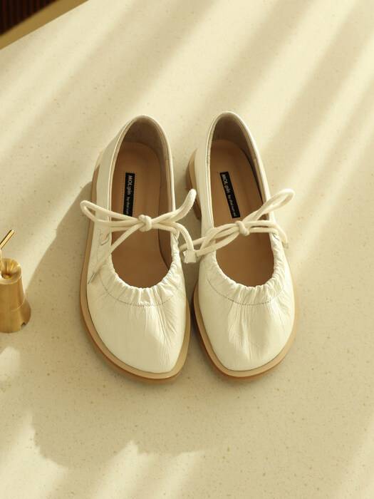 이 신발에 양말 신으면 이상할 것 같아? | 인스티즈