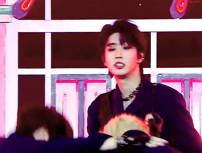 [잡담] 한지성은 진짜 무대에서 표정 ㄹㅇ 잘써서 좋아 | 인스티즈