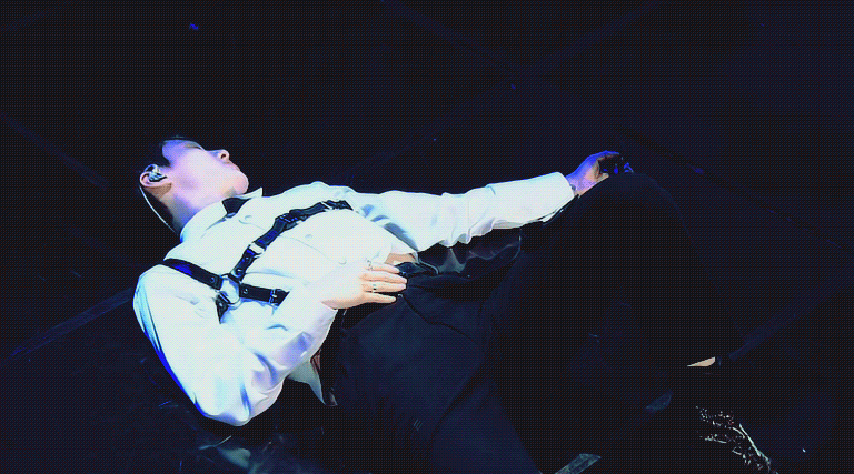 [잡담] 조승연 하네스에 리볼버 보이는거 진짜 짜릿하다 | 인스티즈