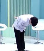 [잡담] 물컵을 들고 사진을 찍은 이 아이는 커서 | 인스티즈