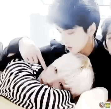 [잡담] 더보이즈는 멤버들 사이가 좋은가에 대한 의문 | 인스티즈