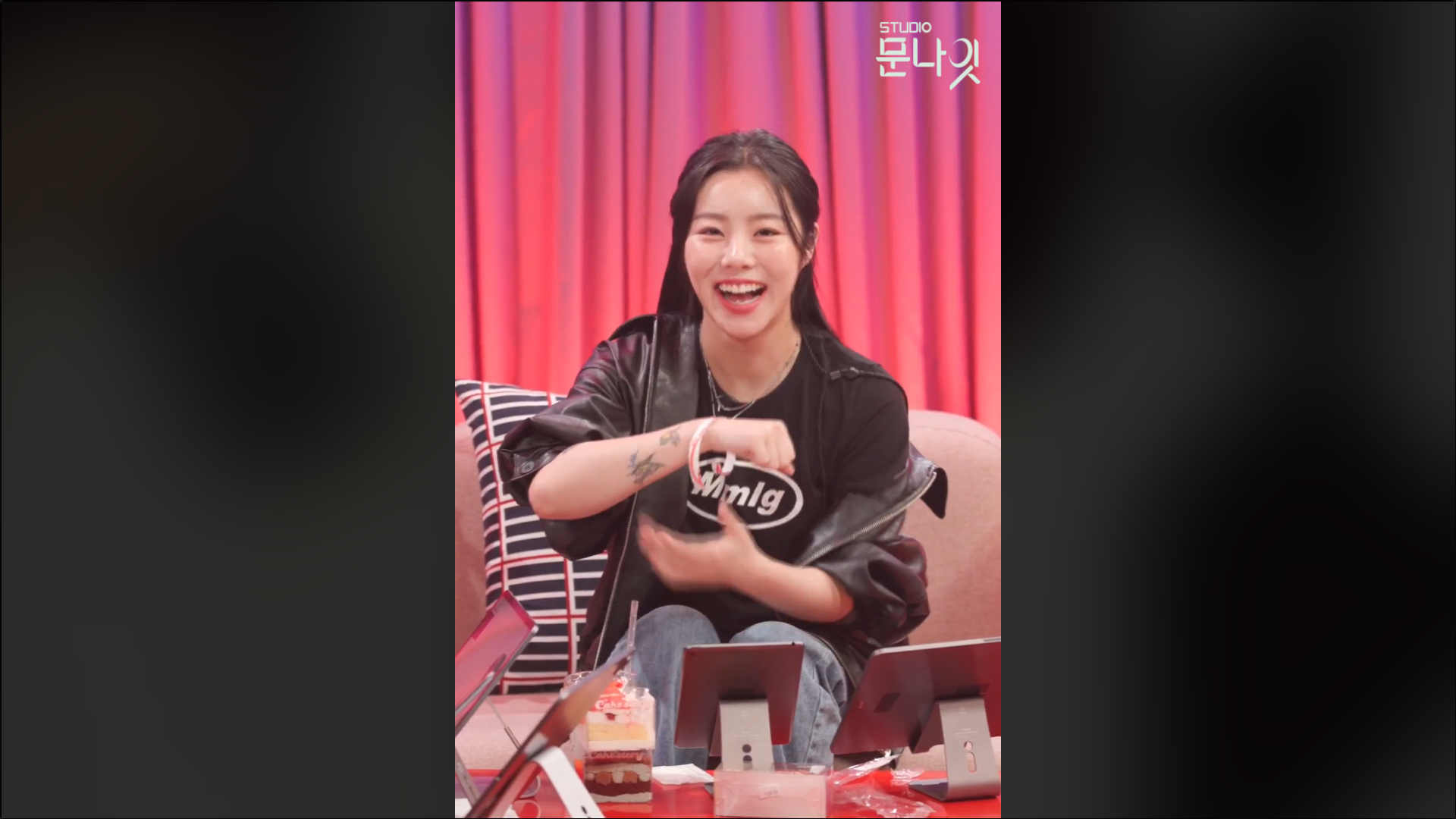 [OnAir] 초코파이 박스처럼 뜯는 앨범 처음 봐ㅋㅋㅋㅋㅋㅋ | 인스티즈