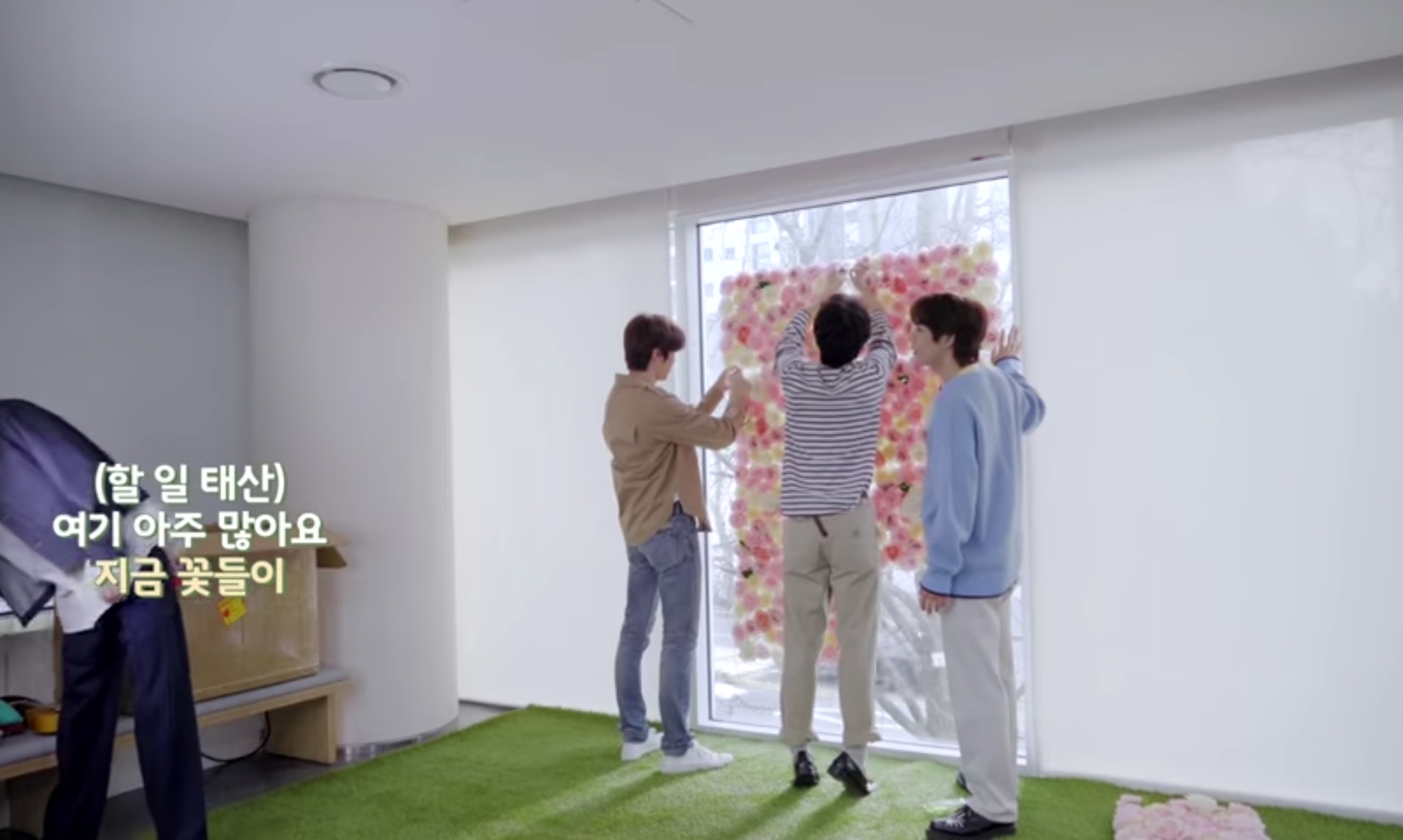 [잡담] 레벨 슬기 인스타... 배경 누가 만든건지 알음? | 인스티즈