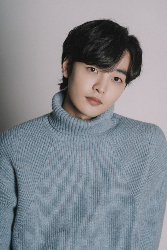 [잡담] 이 사진들이랑 비슷한 이미지 남자 연예인 더 알려주라 | 인스티즈