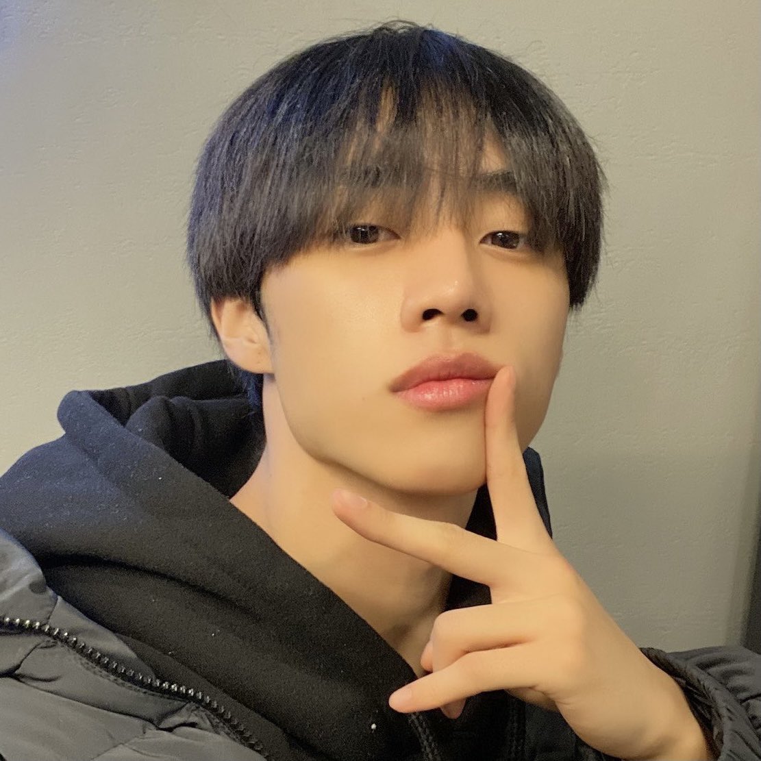 [잡담] 볼 때마다 드는 생각이지만 더보이즈 선우 얘 눈 정말 예쁘지 않니.. | 인스티즈