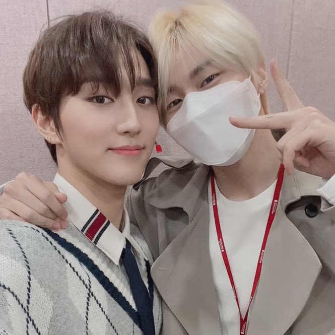 [잡담] 깨뉴들아 진짜 눈물나는 사람 나뿐이야..? | 인스티즈