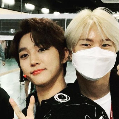 [잡담] 깨뉴들아 진짜 눈물나는 사람 나뿐이야..? | 인스티즈