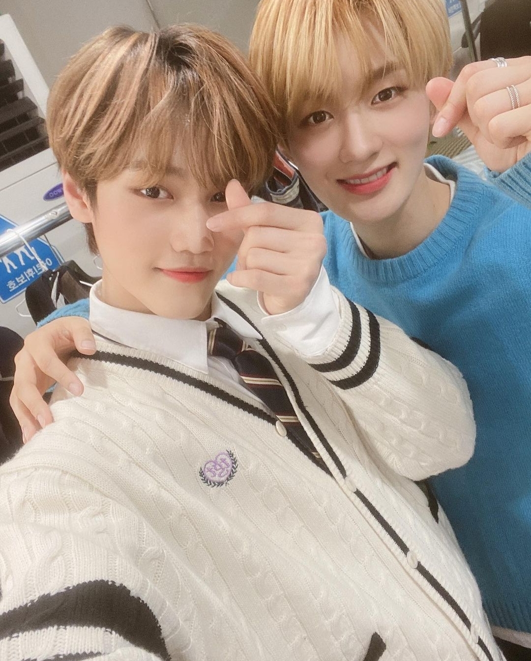 [잡담] 베리베리 용승 엠씨엔디 민재 셀카 삐삐📟 | 인스티즈