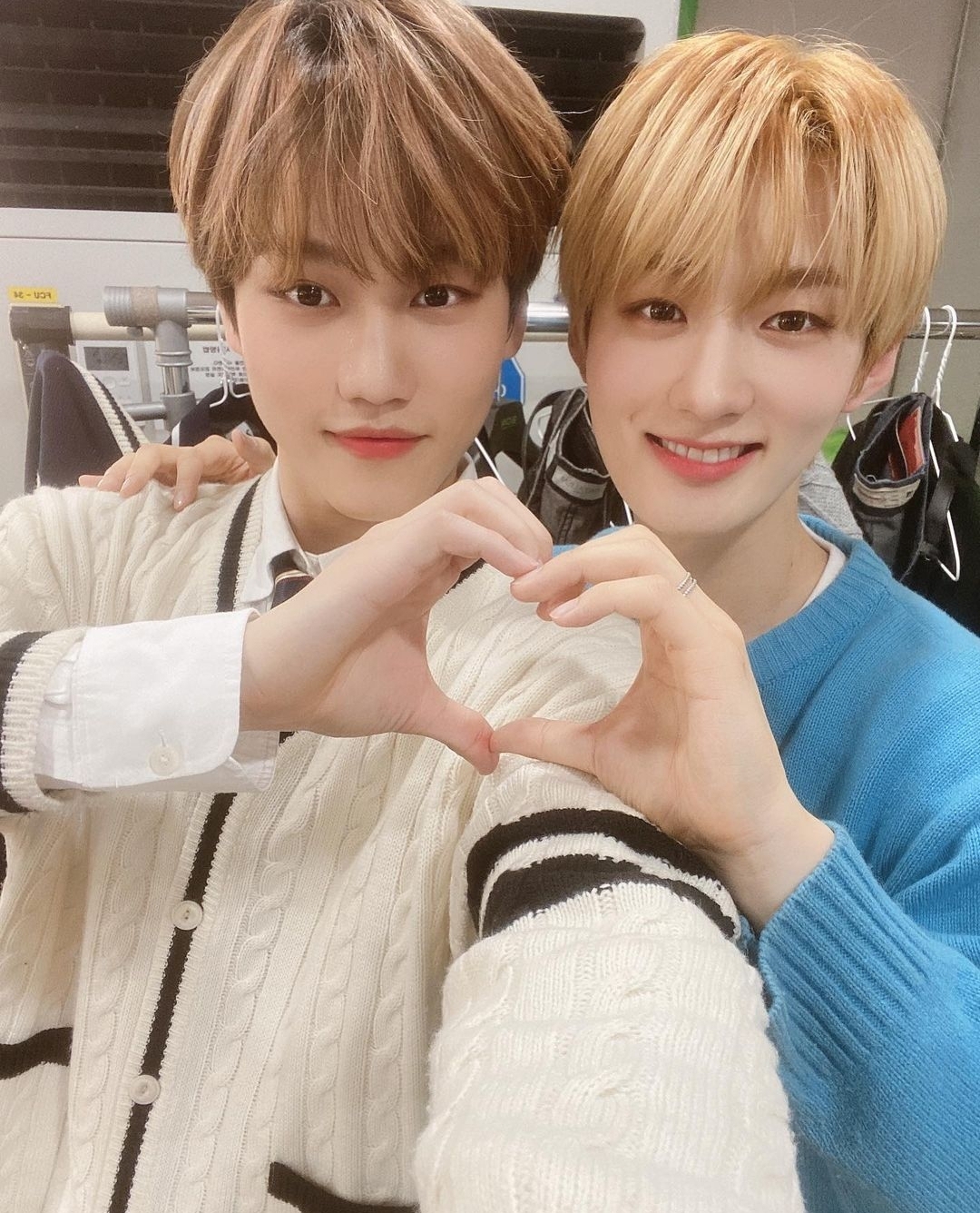 [잡담] 베리베리 용승 엠씨엔디 민재 셀카 삐삐📟 | 인스티즈