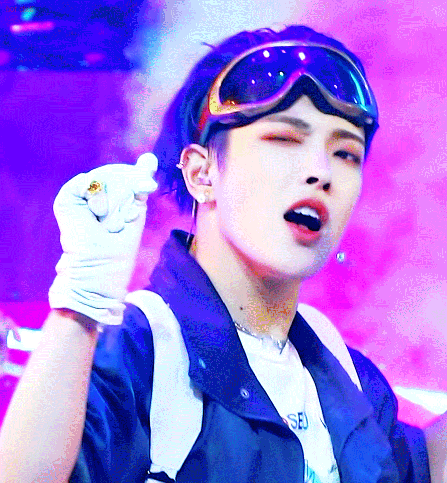 [잡담] 에이티즈 김홍중 ㄹㅇ천의 얼굴같아 | 인스티즈