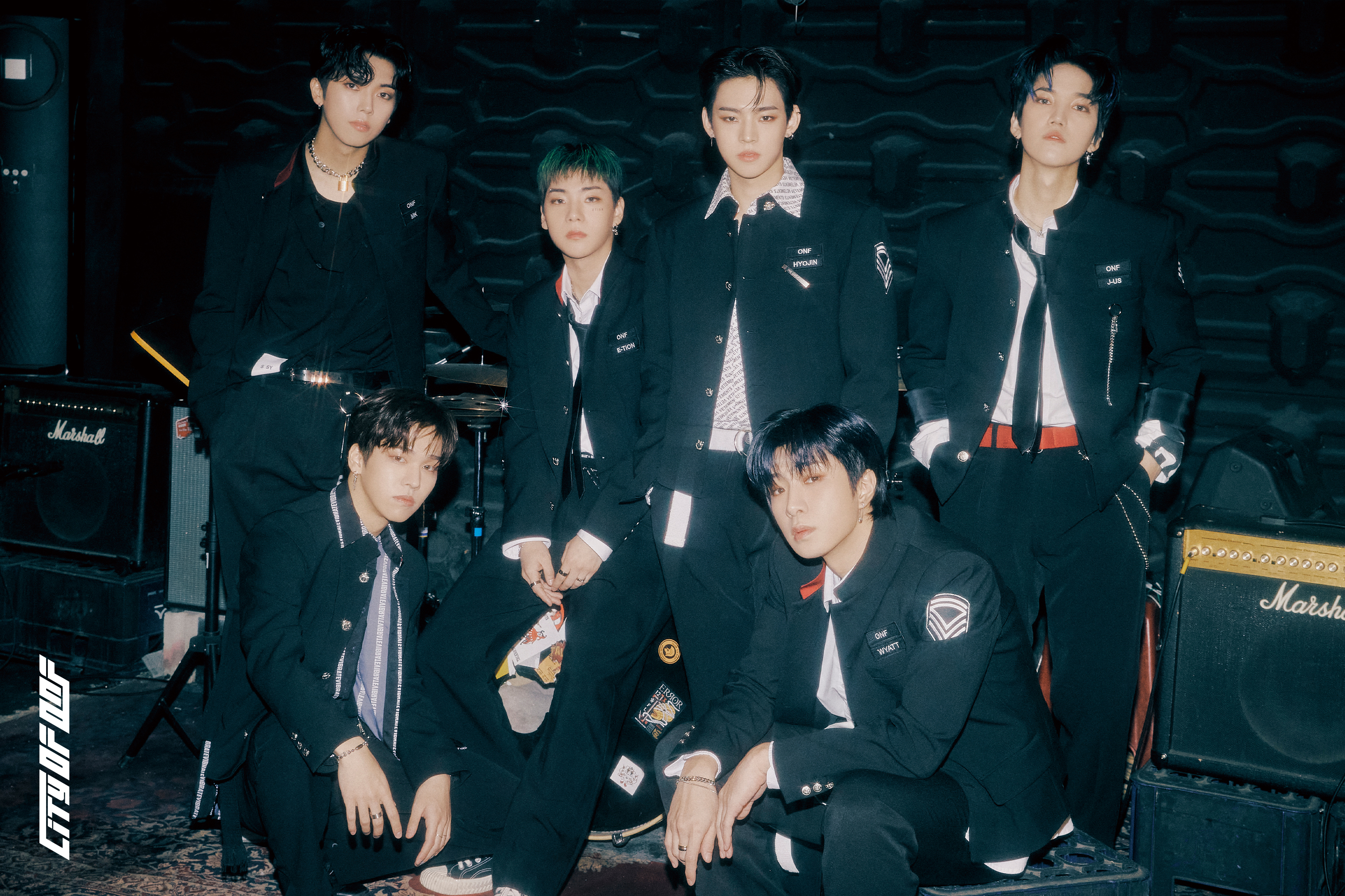 [잡담] 온앤오프 컨포 봐줘 제발 나 무릎꿇었어 | 인스티즈