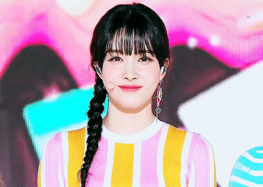 스테이씨 윤 최근 얼굴 | 인스티즈