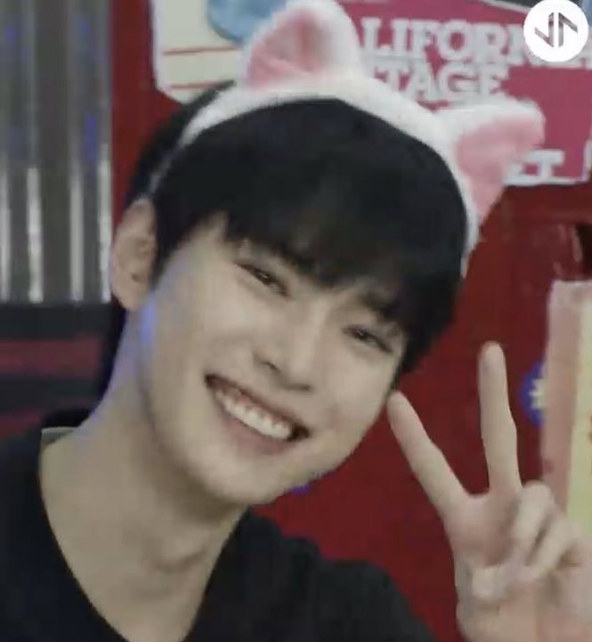 [잡담] 익들아 도영이 이중에 뭔지 골라줘 | 인스티즈