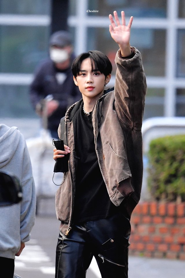 [잡담] 하나하나 따져보면 되게 진하게 생겼는데 그냥보면 동구래미 데굴데굴 아기같음 | 인스티즈