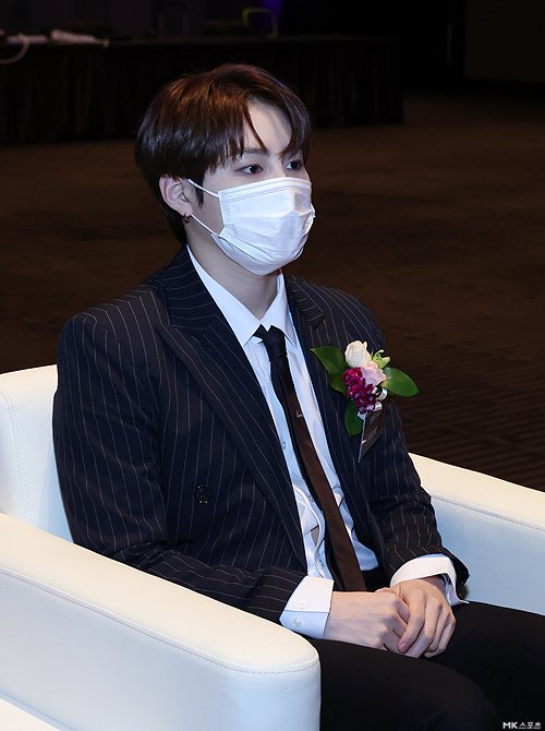 [잡담] 상 받기를 기다리는 하성운 ㅠ | 인스티즈