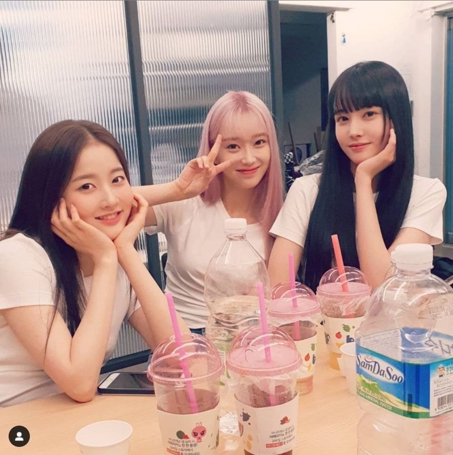 [잡담] 스테이씨 탈색 뭘 해도 진짜 잘 어울릴거같은 게 | 인스티즈