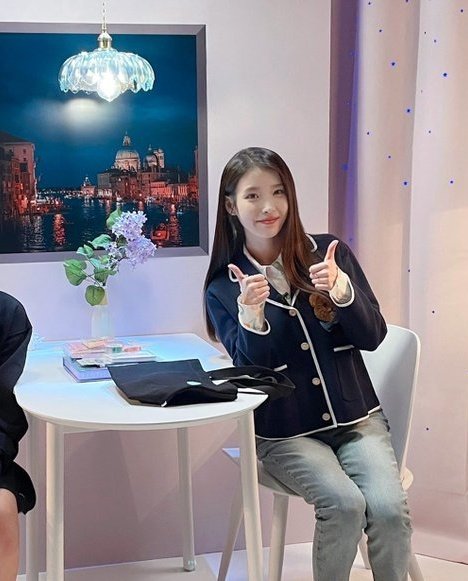 [잡담] 카이 컬렉션 입고 들어준 현아 아이유 심진화님 ❤️ | 인스티즈