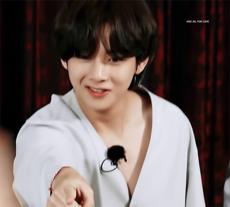 [잡담] 아니 근데 방탄 뷔 옷 너무 | 인스티즈