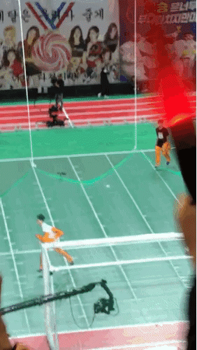 [잡담] 아이콘 아육대 바비 골 넣고는 찬우한테 안기는거 봐 | 인스티즈