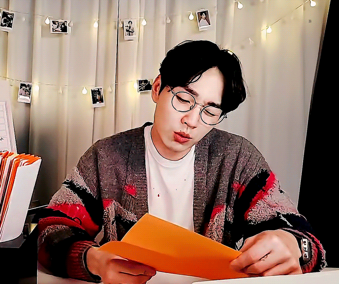 [잡담] 얘들아 석훈쌤 한쪽눈 감고 볼콕 한거 다들 봤어? 움짤은 저장했고? | 인스티즈