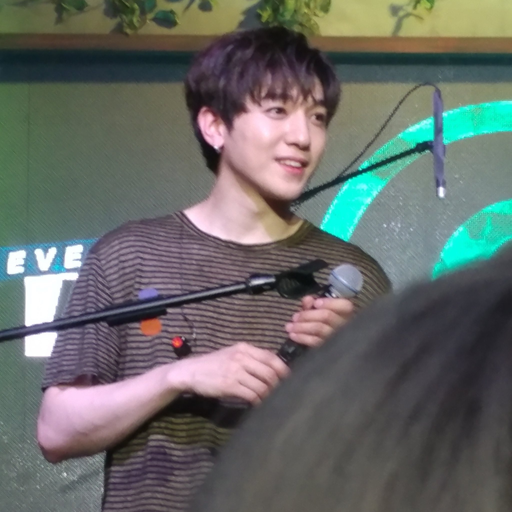 [잡담] 제발 카메라 다 때려부쉈으면 하는 데이식스 성진 폰카들 - 인스티즈(instiz) 연예 카테고리