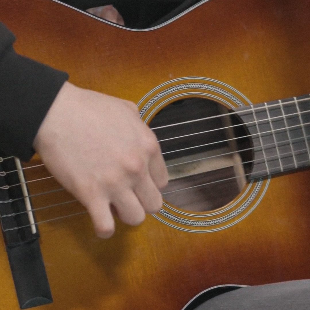 [잡담] 기타치는 손 너무 예쁨.!!! | 인스티즈